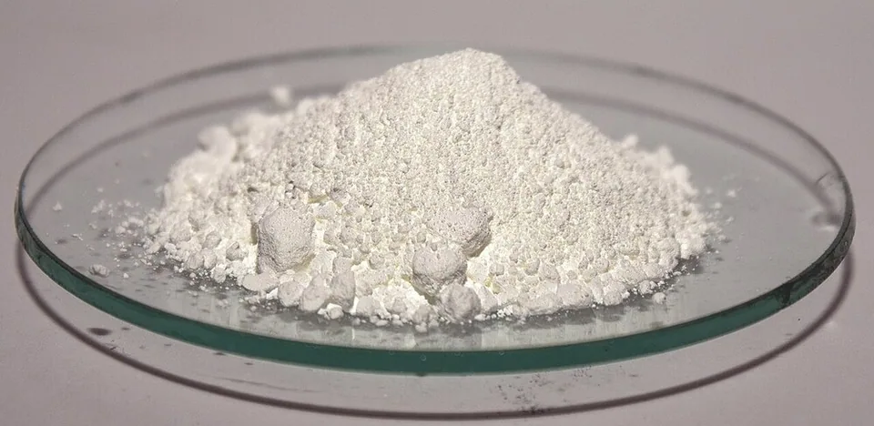 Zinc Oxide Powder, Lab Grade — Zinc oxide, material reference photograph; grade and appearance may vary