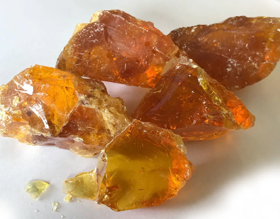 Gum Rosin Lumps, Honduran, Grade Wg/Ww — product photo 1