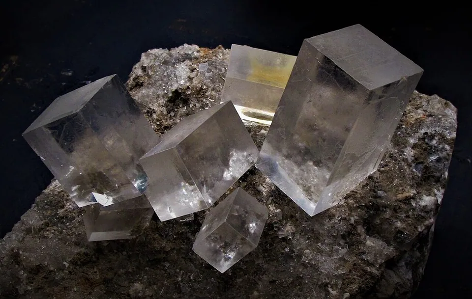 Sodium Chloride 99.6% (Salt Crystal, Solar Salt) — Sodium chloride crystals, material reference photograph; grade and appearance may vary
